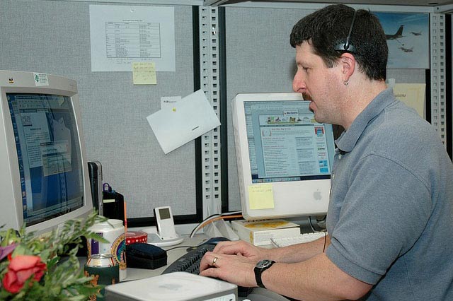 手机号轰炸免费在线网站